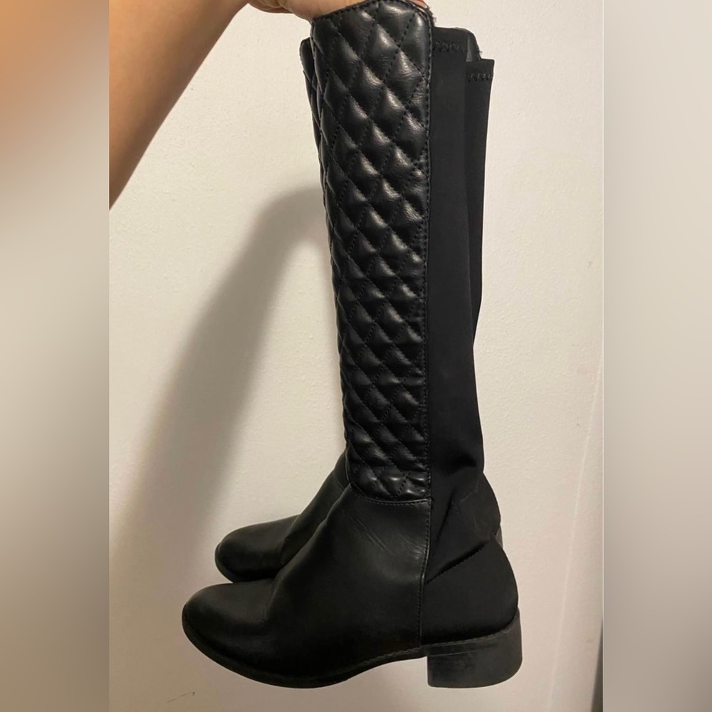 Black boots for women